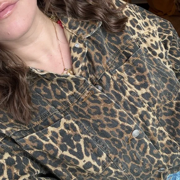 Leopard Print Button-Up Jacket - Picture 3 of 8